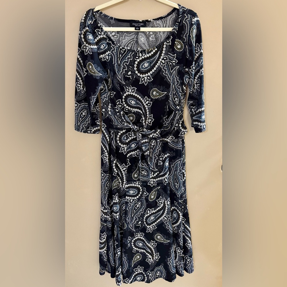 Perceptions New York size large dress, EUC, long-sleeve, paisley print